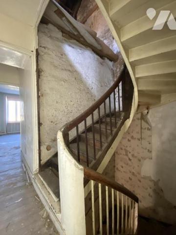 Local professionnel et habitation à rénover 