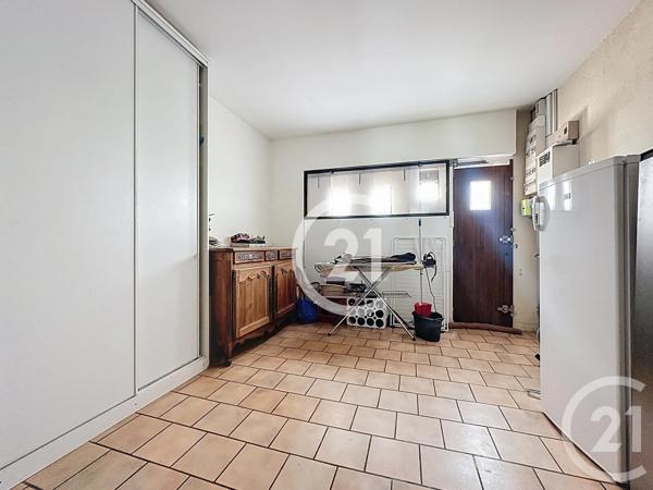 Maison à vendre  4 pièces - 125,60 m 2   BOURG CHARENTE  - 16