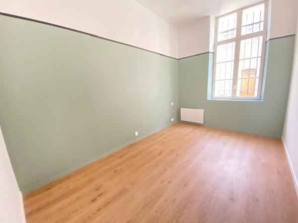 A LOUER APPARTEMENT CENTRE VILLE SAINT QUENTIN 02