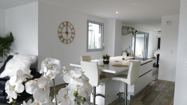 Royan (17200) 

Appartement d'exception proche commerce et de l'océan