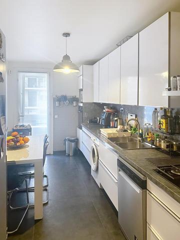 BEL APPARTEMENT DE 120M² AVEC BALCONS - LES CHARTREUX (13004)