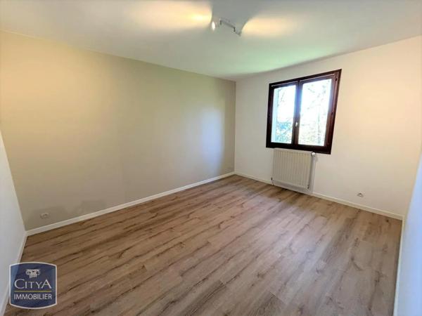 Maison à louer 4 pièces 80m² Bruyères-et-Montbérault (02860)