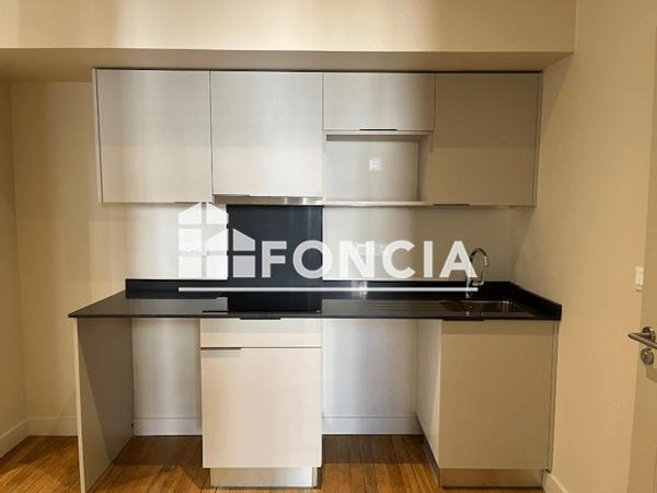 Location Appartement 3 pièces 56.92 m² - 10 AVENUE DU GENERAL DE GAULLE Angouleme 16000