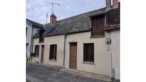 Plain-pied de ville: 77 m², séjour, cuis, 2 ch, salle d’eau,dép /135m²