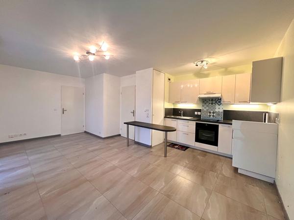 Appartement Dammarie Les Lys 2 pièces 43 m2 avec jardin