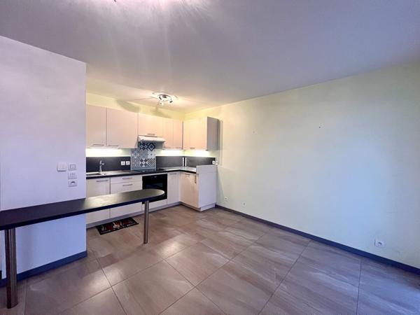 Appartement Dammarie Les Lys 2 pièces 43 m2 avec jardin