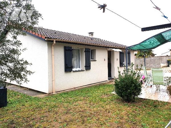 STMAUR. L'Exil,villa 76m²,cuis.sjr,3ch,gge,terr.622m².Prix:240000euros.Contact:Mme MANEVAL0689163354