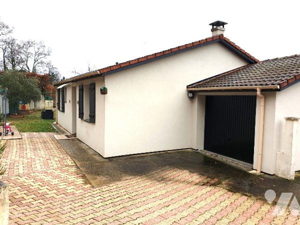 STMAUR. L'Exil,villa 76m²,cuis.sjr,3ch,gge,terr.622m².Prix:240000euros.Contact:Mme MANEVAL0689163354