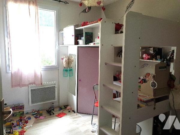 STMAUR. L'Exil,villa 76m²,cuis.sjr,3ch,gge,terr.622m².Prix:240000euros.Contact:Mme MANEVAL0689163354