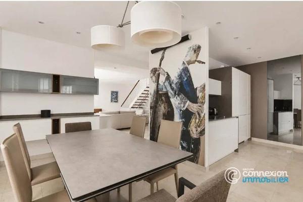 Maison familiale avec un F2 indépendant à deux pas de la porte de Versailles à Vaugirard