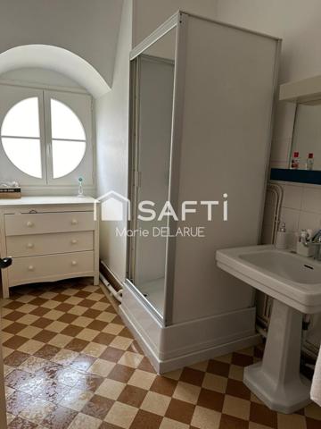 MAISON - 6 PIECES - 113m²