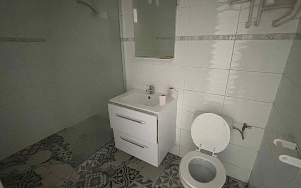 Immeuble à vendre    2 pièces •  La Fère