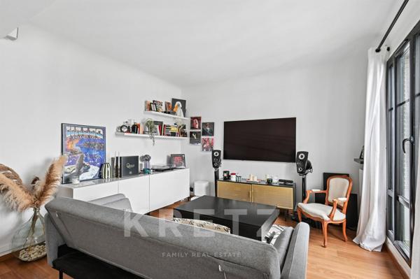 RARE - Denier étage - Vue dégagée - 2 pièces en très bon état