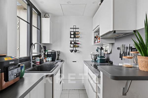 RARE - Denier étage - Vue dégagée - 2 pièces en très bon état