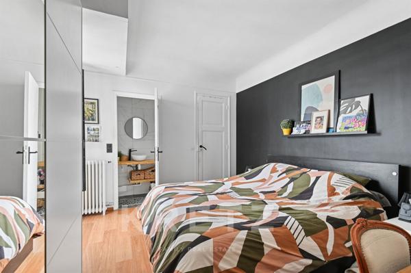 RARE - Denier étage - Vue dégagée - 2 pièces en très bon état