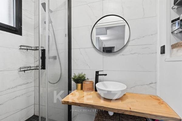 RARE - Denier étage - Vue dégagée - 2 pièces en très bon état