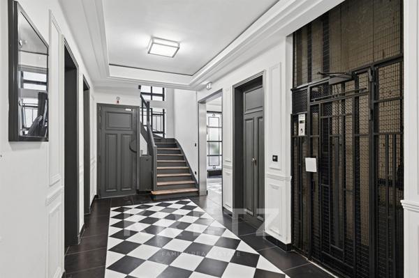 RARE - Denier étage - Vue dégagée - 2 pièces en très bon état