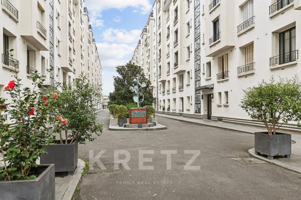 RARE - Denier étage - Vue dégagée - 2 pièces en très bon état