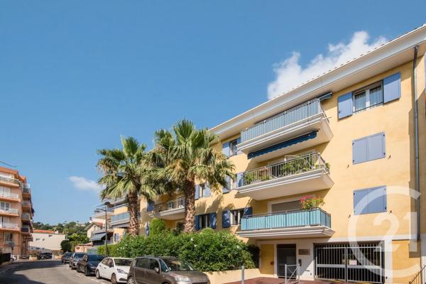 Appartement F3 à vendre  3 pièces - 66,30 m 2   BEAULIEU SUR MER  - 06