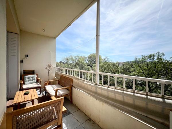 Toulon Est : Appartement T4 Traversant avec terrasse plein sud