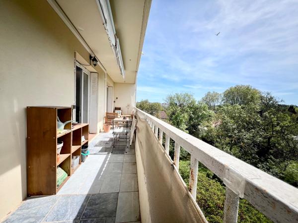 Toulon Est : Appartement T4 Traversant avec terrasse plein sud