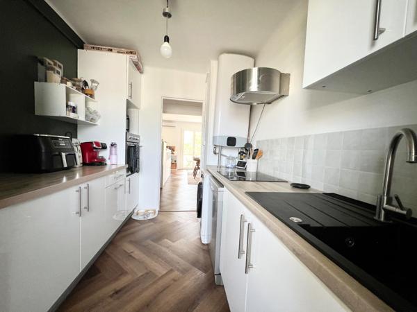 Toulon Est : Appartement T4 Traversant avec terrasse plein sud