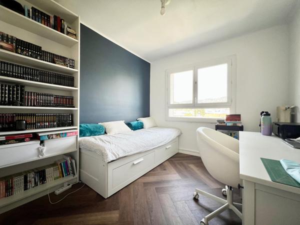 Toulon Est : Appartement T4 Traversant avec terrasse plein sud