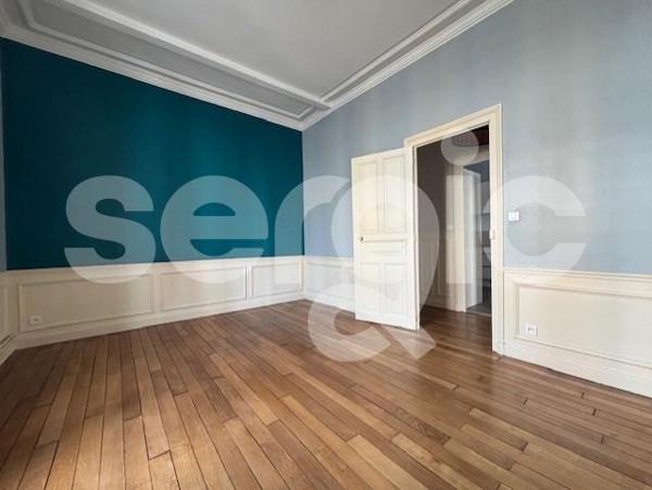 Location 4 Pieces 87 51100 Reims 26 1528 01 0003