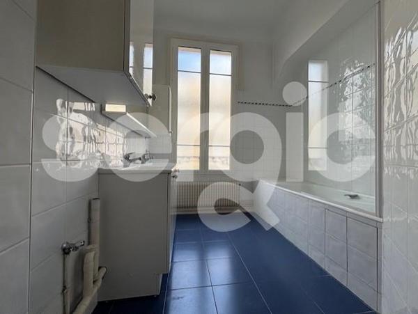Location 4 Pieces 87 51100 Reims 26 1528 01 0003