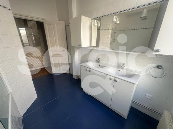 Location 4 Pieces 87 51100 Reims 26 1528 01 0003