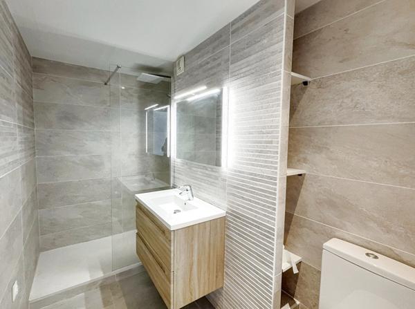 Saint-Raphaël (83700) Saint Raphaël : appartement 2 pièces + une grande mezzanine avec terrasse, garage et place de parking privativ