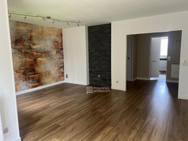 Épernay - Superbe T3 rénové , garage, parking et vue sur le parc de la résidence