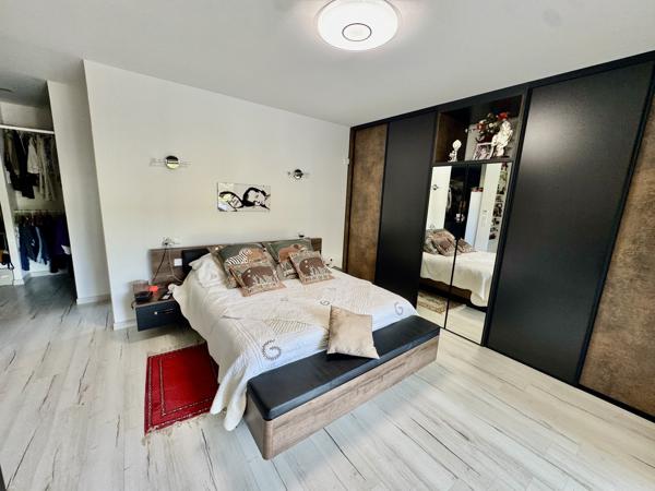 Villa contemporaine 203 m2 avec piscine et garage