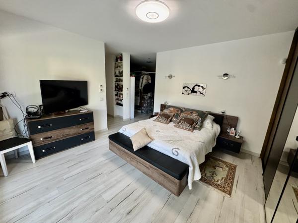 Villa contemporaine 203 m2 avec piscine et garage