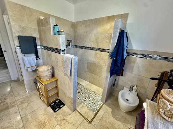 Villa contemporaine 203 m2 avec piscine et garage