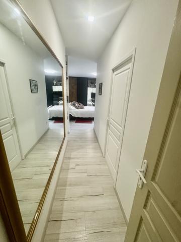 Villa contemporaine 203 m2 avec piscine et garage