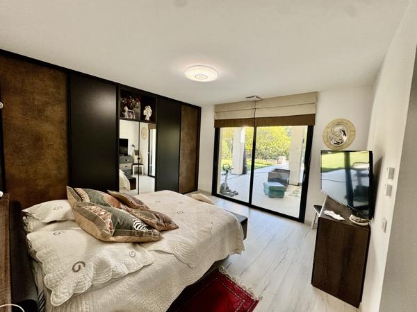 Villa contemporaine 203 m2 avec piscine et garage