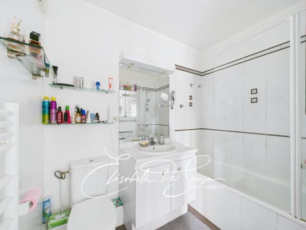 2 pièces entièrement rénové sans vis à vis