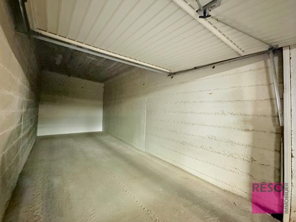 Spacieux T4 avec balcon, garage et deux caves.