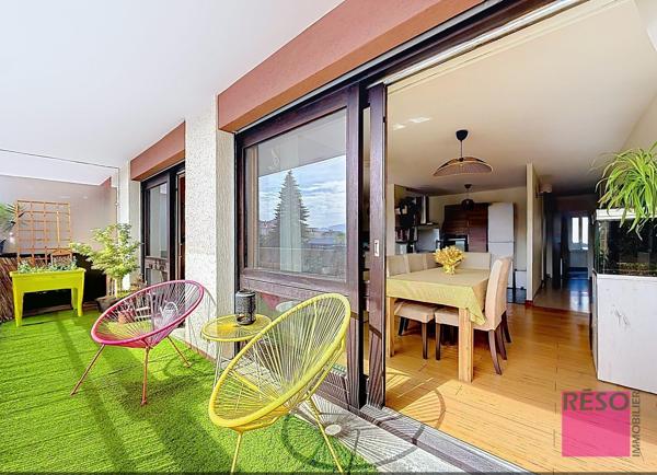 Spacieux T4 avec balcon, garage et deux caves.