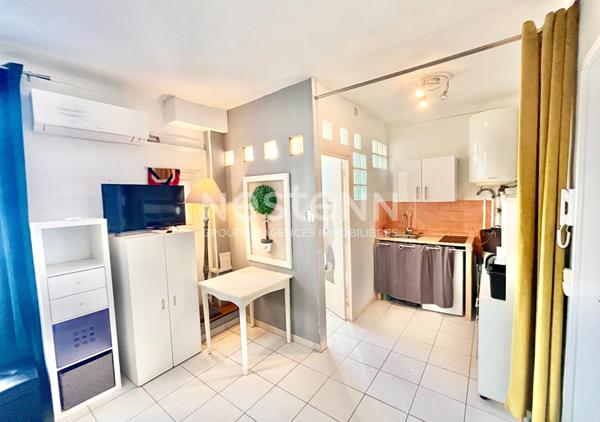 A saisir rapidement : idéal investisseur : studio 21 m² hyper centre - 50 mètres du vieux port