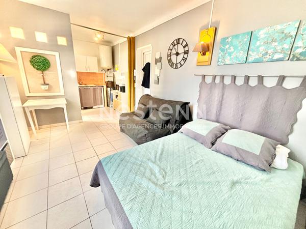 A saisir rapidement : idéal investisseur : studio 21 m² hyper centre - 50 mètres du vieux port
