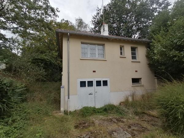 Etude de BRUZ - en sortie d'agglomération à 800 m du centre-ville - maison indépendante à rénov...