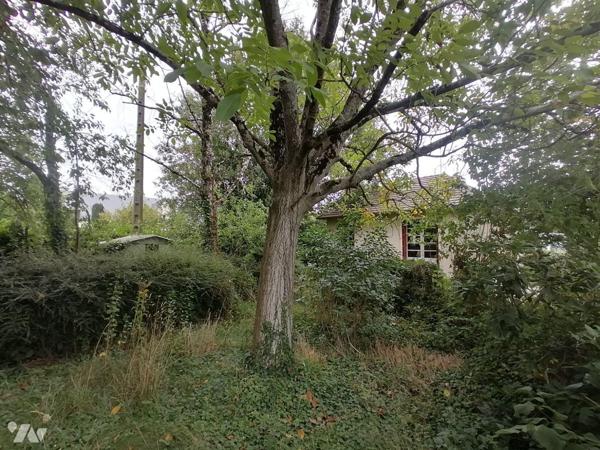 Etude de BRUZ - en sortie d'agglomération à 800 m du centre-ville - maison indépendante à rénov...