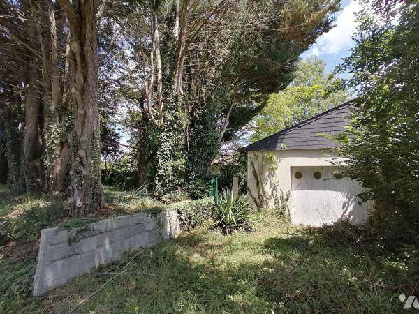 Etude de BRUZ - en sortie d'agglomération à 800 m du centre-ville - maison indépendante à rénov...