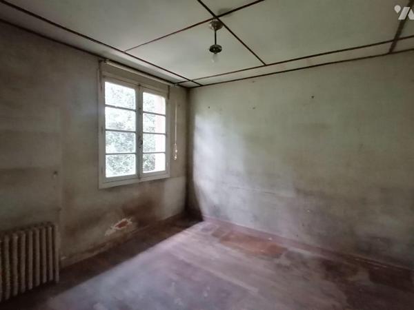 Etude de BRUZ - en sortie d'agglomération à 800 m du centre-ville - maison indépendante à rénov...