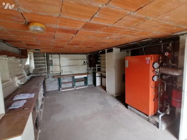 Etude de BRUZ - en sortie d'agglomération à 800 m du centre-ville - maison indépendante à rénov...