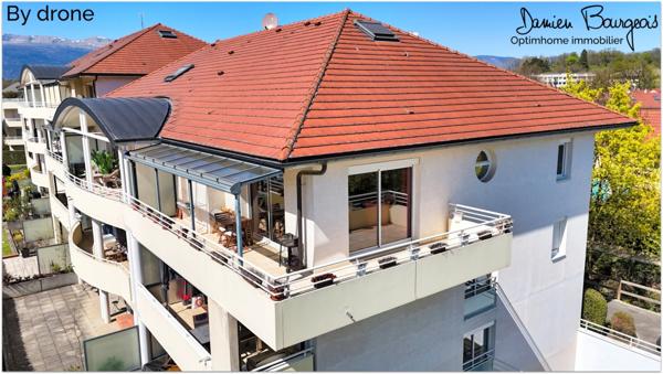 Superbe appartement en attique T6 en duplex de 155 m² avec terrasse panoramique, vue Mont-Blanc, 2 garages fermés et cave