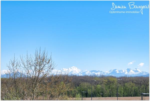 Superbe appartement en attique T6 en duplex de 155 m² avec terrasse panoramique, vue Mont-Blanc, 2 garages fermés et cave