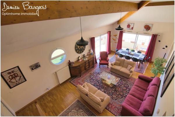 Superbe appartement en attique T6 en duplex de 155 m² avec terrasse panoramique, vue Mont-Blanc, 2 garages fermés et cave